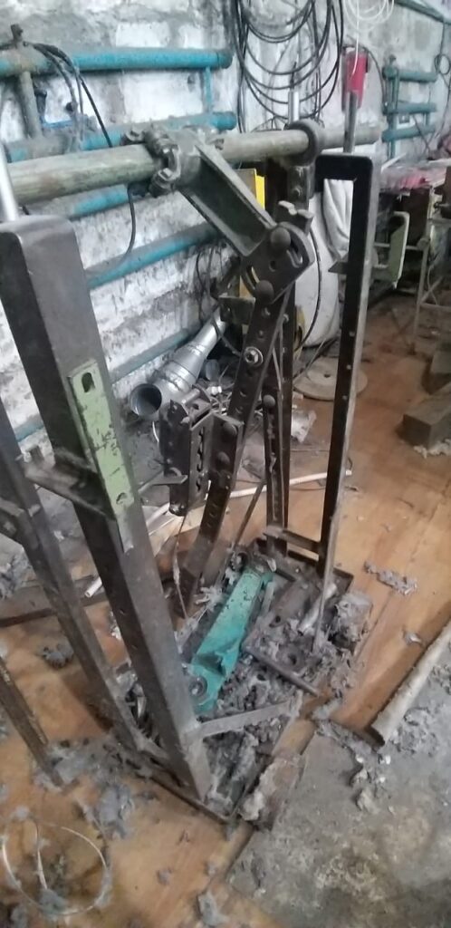 Устройство обтяжки ЦМПЛ марки ПОБ